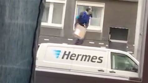 Zusteller warf Paket auf den Balkon – Hermes greift hart durch